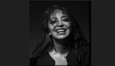 شیرین صمدی، مجری سابق تلویزیون حکومتی جمهوری اسلامی ۲۳ آبان ۱۴۰۱ در شهرک اکتابان تهران بازداشت شده است.