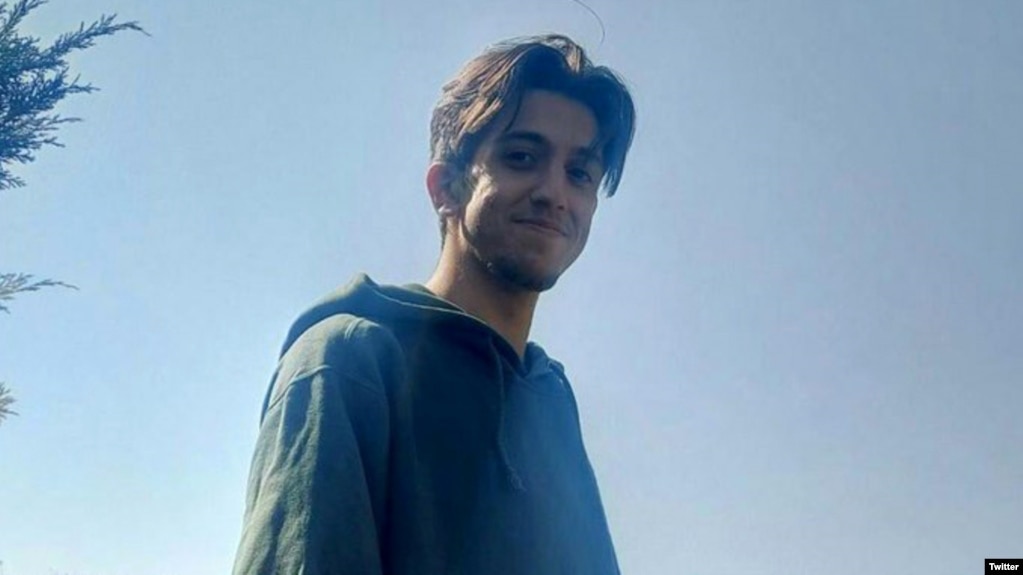 ارژنگ مرتضوی، دانشجوی بازداشت‌شده دانشگاه خوارزمی