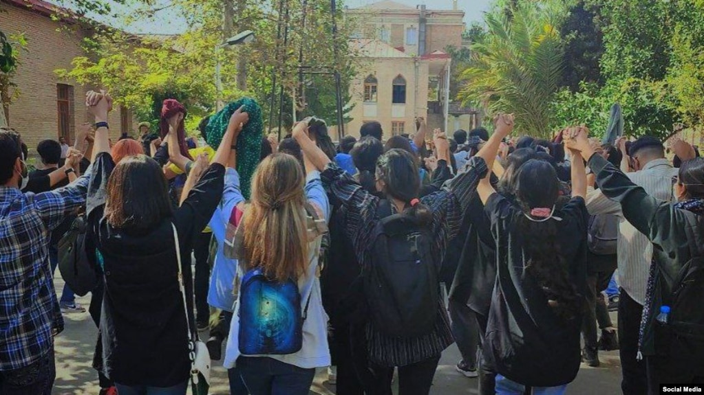 تجمع اعتراضی دانشکده هنر دانشگاه تهران در مهرماه