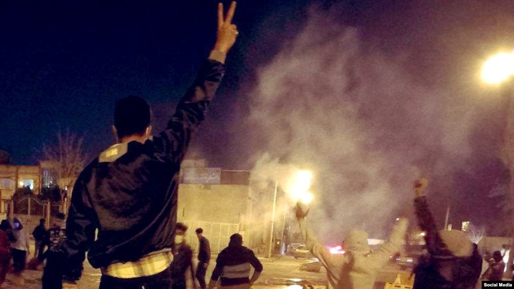 یکی از عکس‌هایی که از چهارشنبه‌سوری امسال در شبکه‌های اجتماعی منتشر شده است