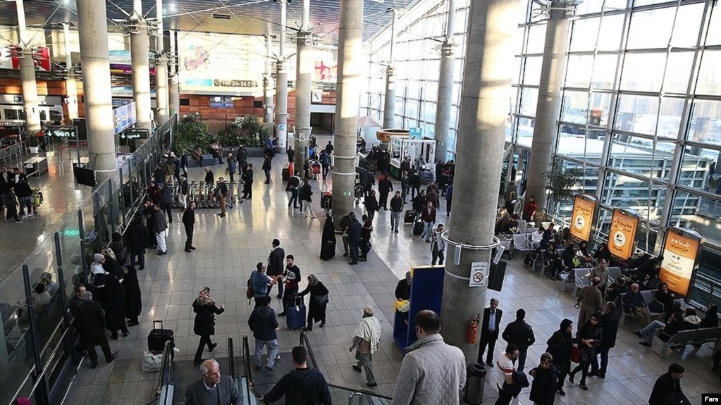 بهنوش بهرامی‌نیا روز ۶ نوامبر ۲۰۲۱ وارد فرودگاه امام خمینی تهران شد و دیگر از او خبری در دست نیست