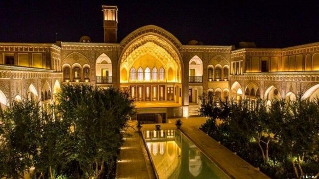 خانه عامری‌ها در دوره زندیه احداث و در دوره قاجار به وسیله سهام السلطنه عامری توسعه یافته‌ است