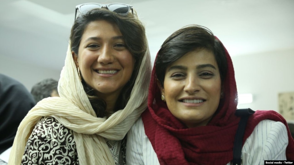روزنامه‌نگاران زندانی نیلوفر حامدی، خبرنگار روزنامه شرق، و الهه محمدی‌ خبرنگار روزنامه هم‌میهن‌ که خبر مرگ مهسا امینی را رسانه‌ای کردند.